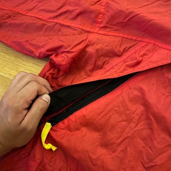 Marlboro Red Vintage Y2K Windbreaker Jacket - Picture 3 of 8